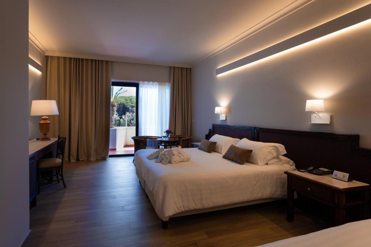 Hotel Schuhmann Paestum Esterno foto