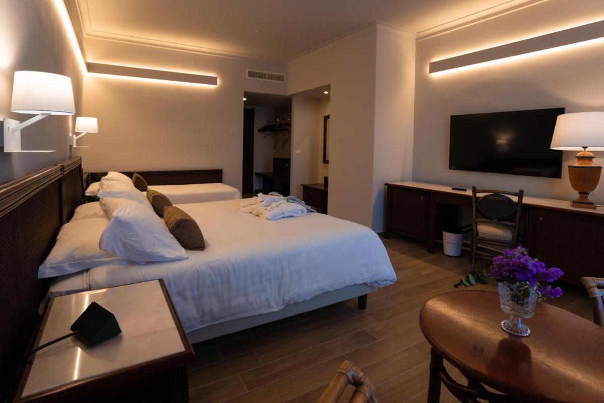 Hotel Schuhmann Paestum Esterno foto