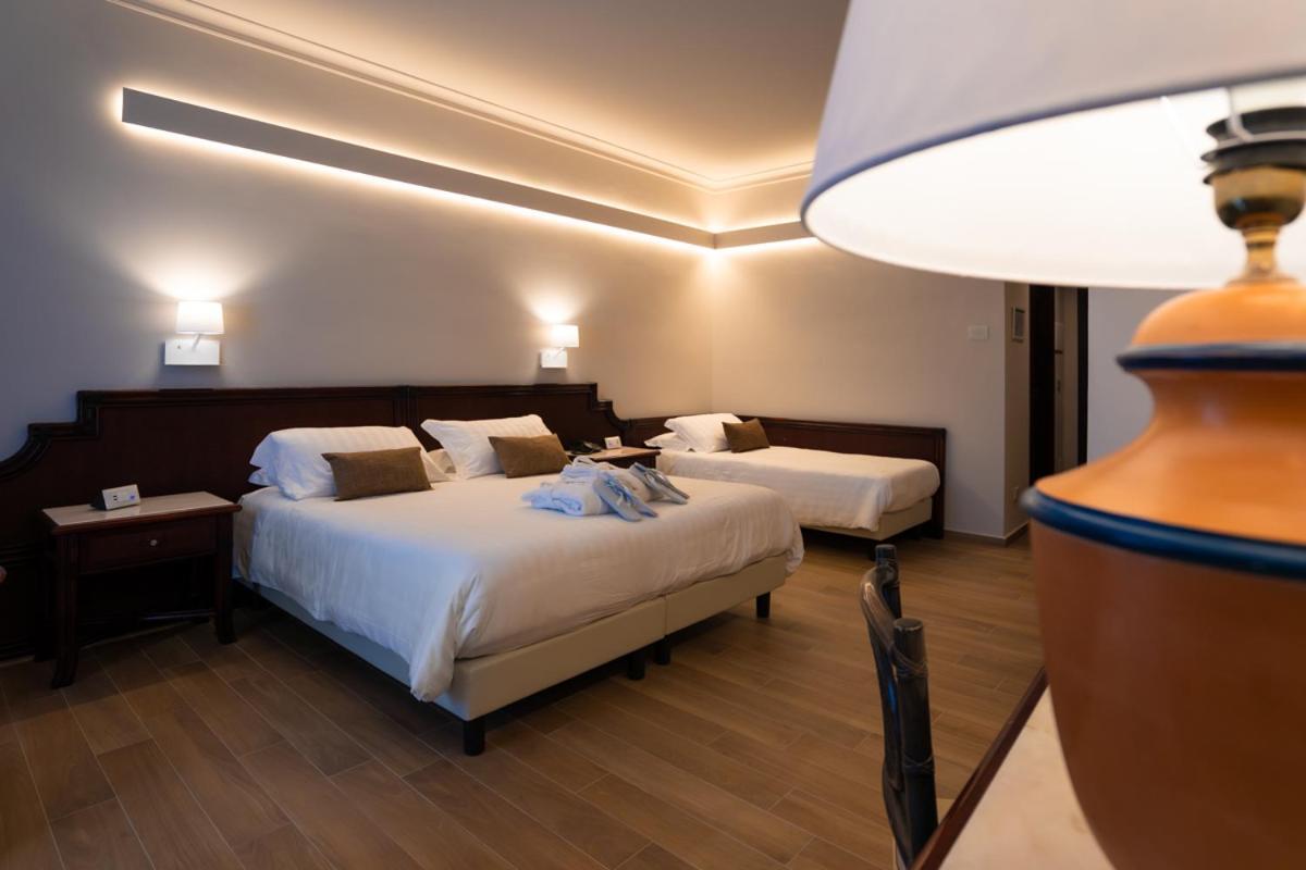 Hotel Schuhmann Paestum Esterno foto