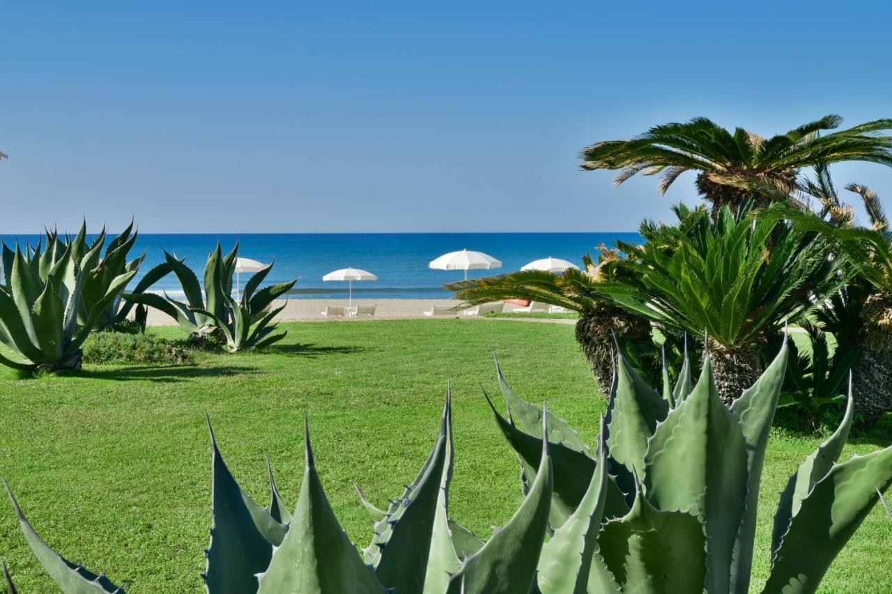 Hotel Schuhmann Paestum Esterno foto