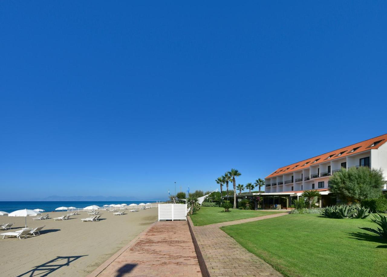 Hotel Schuhmann Paestum Esterno foto