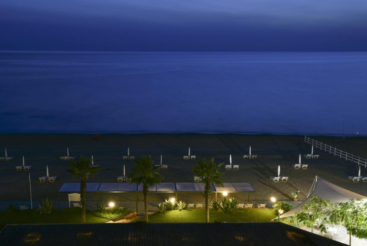 Hotel Schuhmann Paestum Esterno foto