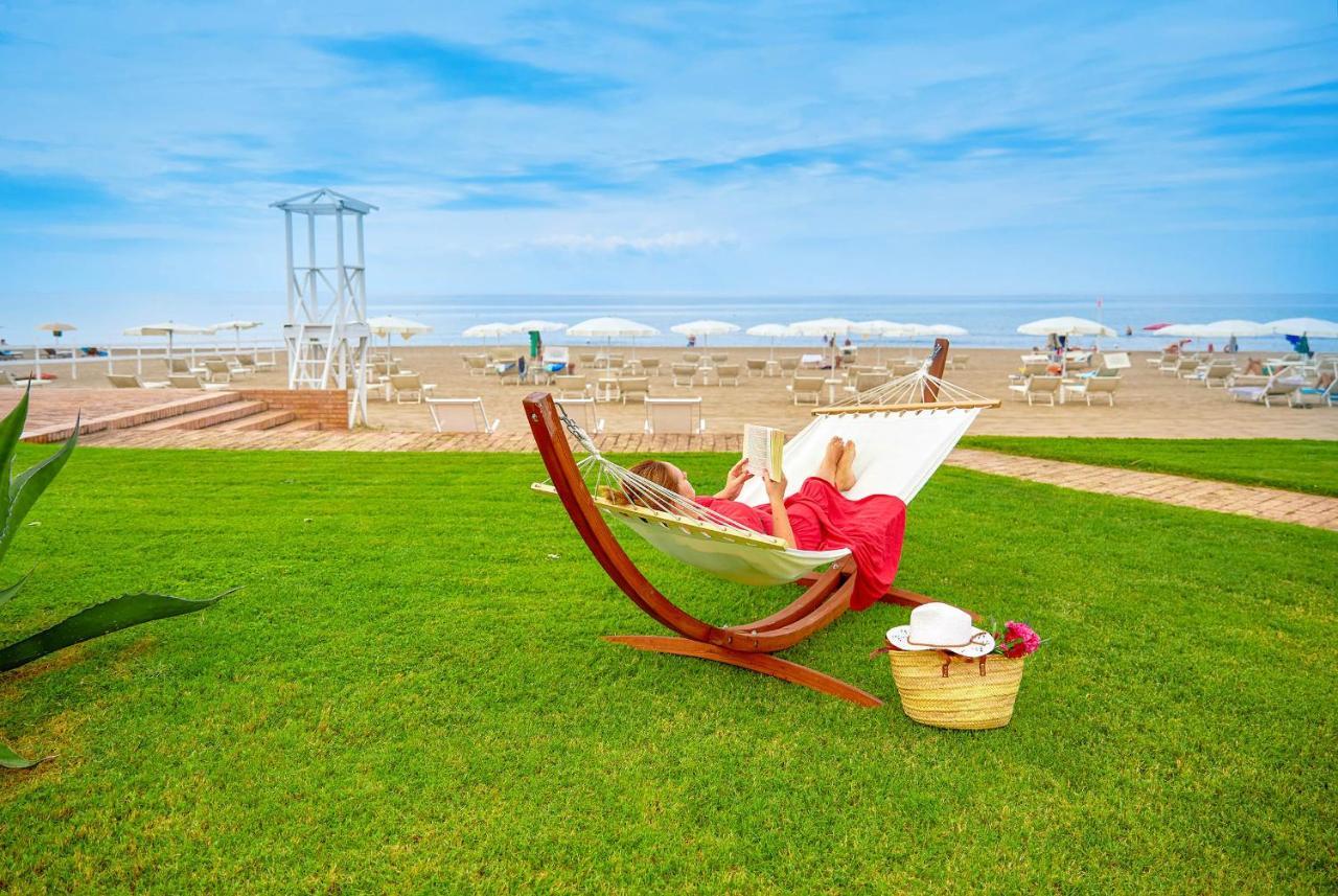 Hotel Schuhmann Paestum Esterno foto