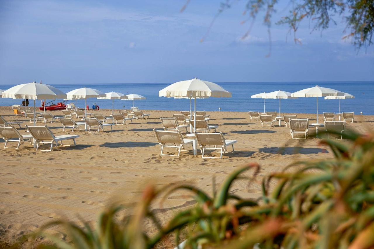 Hotel Schuhmann Paestum Esterno foto